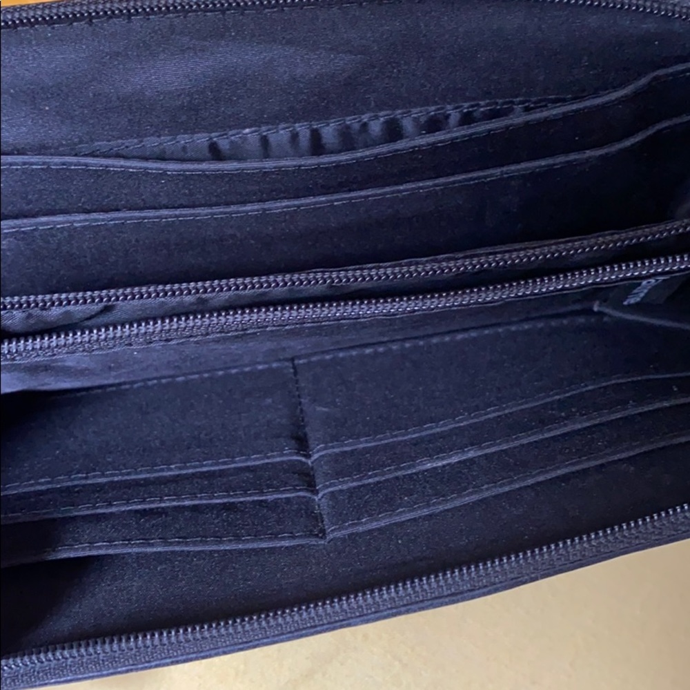 🛑LAST CHANCE🛑LIZ CLAIBORNE Leather Wallet - Picture 12 of 12